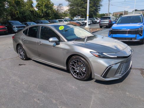 Used 2025 Toyota Camry XSE FWD image 1