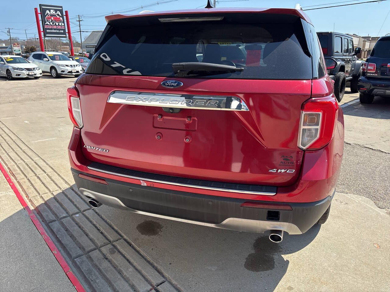 Used 2021 Ford Explorer Limited w/ Equipment Group 301A AWD/4WD image 5