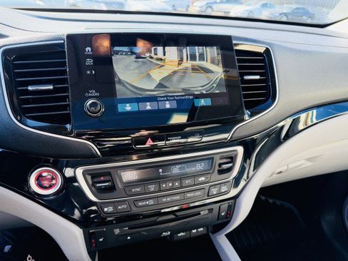 Used 2021 Honda Pilot Touring image 15