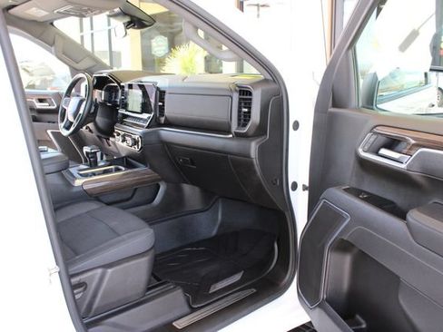 Used 2025 Chevrolet Silverado 1500 LT w/ LPO, Dark Essentials Package AWD/4WD image 25
