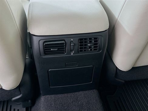 Used 2018 INFINITI Q70 Luxe w/ Sport Package image 27