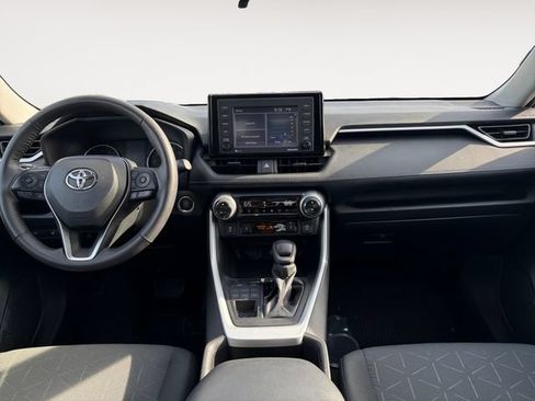 Certified 2022 Toyota RAV4 XLE w/ XLE Grade Weather Package AWD/4WD image 10