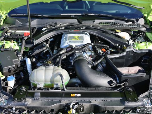 Used 2020 Ford Mustang Shelby GT500 w/ Technology Package image 37