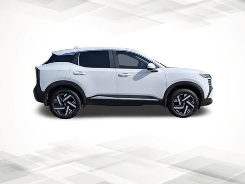 Certified 2025 Nissan Kicks SV image 3