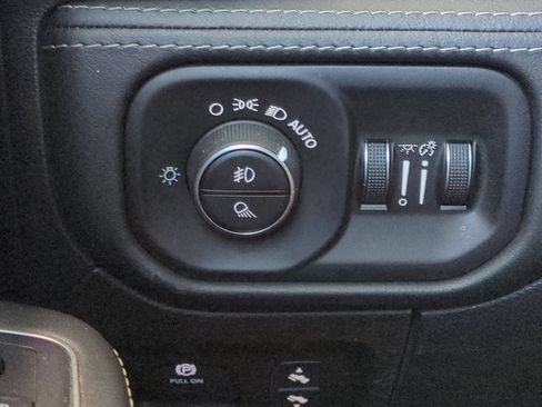 Used 2019 RAM 1500 Limited w/ Advanced Safety Group AWD/4WD image 36