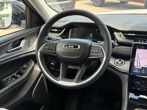 Used 2023 Jeep Grand Cherokee 4WD 4xe w/ Luxury Tech Group II image 12