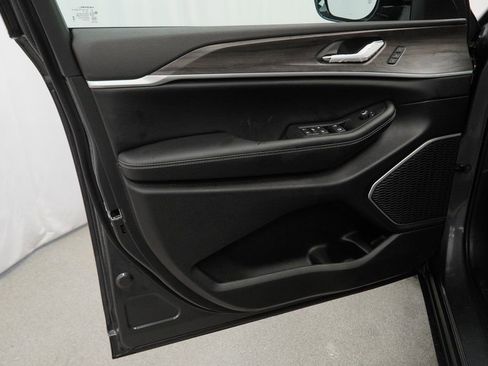 New 2026 Jeep Grand Cherokee Limited w/ Limited Altitude Package image 26