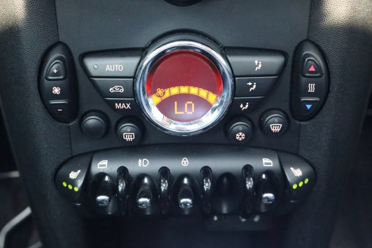 Used 2012 MINI Cooper S w/ Cold Weather Pkg FWD image 18
