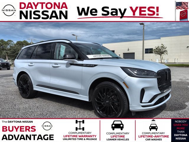Used 2025 Lincoln Aviator Reserve w/ Equipment Group 201A AWD/4WD image 1