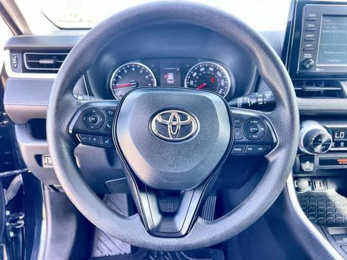 Used 2020 Toyota RAV4 XLE FWD image 17