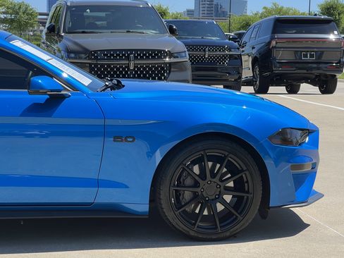 Used 2019 Ford Mustang GT Premium image 12