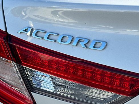 Certified 2018 Honda Accord EX-L image 25