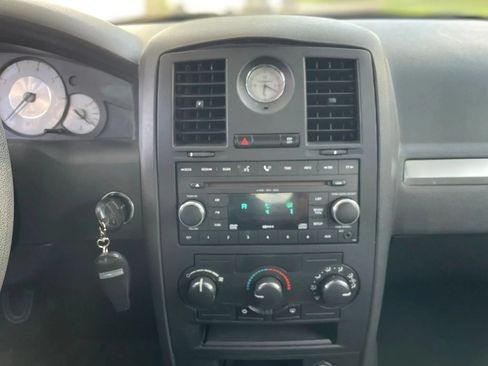 Used 2008 Chrysler 300 LX RWD image 16