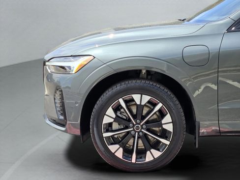 New 2026 Volvo XC60 T8 Plus w/ Protection Package Premier AWD/4WD image 27
