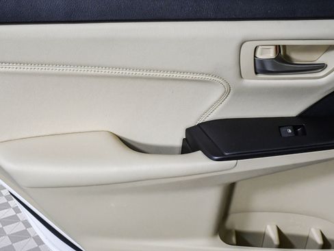 Used 2017 Toyota Camry XLE image 23