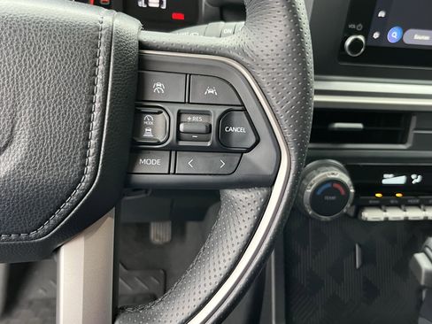 Used 2025 Toyota 4Runner SR5 image 19