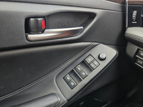 Used 2021 Toyota Avalon XLE FWD image 21