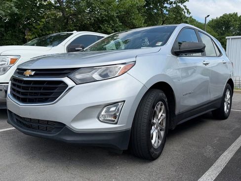 Used 2021 Chevrolet Equinox LS FWD image 3