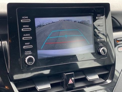 Used 2023 Toyota Camry SE image 9