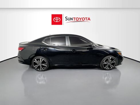 Used 2022 Nissan Sentra SR image 2