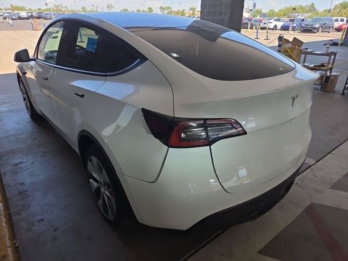 Used 2022 Tesla Model Y Long Range AWD/4WD image 4