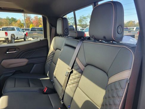 New 2026 GMC Canyon Denali image 27