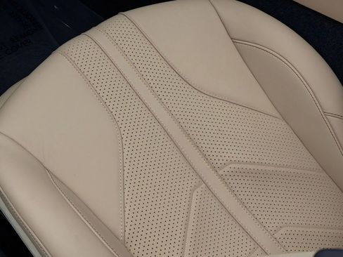 New 2026 Aston Martin V8 Vantage Roadster RWD image 8