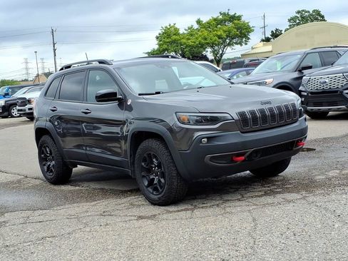 Used 2023 Jeep Cherokee Trailhawk w/ Trailer Tow Group AWD/4WD image 7