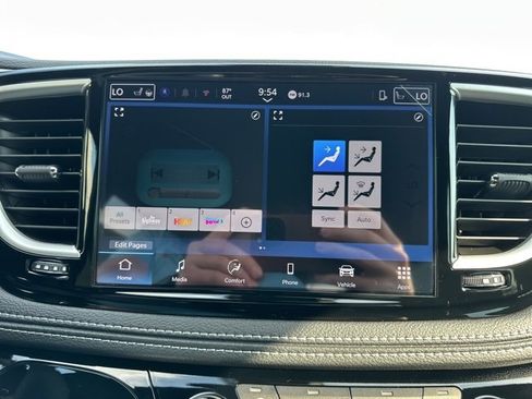 New 2026 Chrysler Pacifica Select image 15