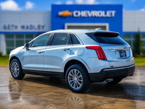 Used 2017 Cadillac XT5 Luxury w/ Driver Awareness Package FWD image 5