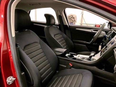 Used 2015 Ford Fusion SE image 8