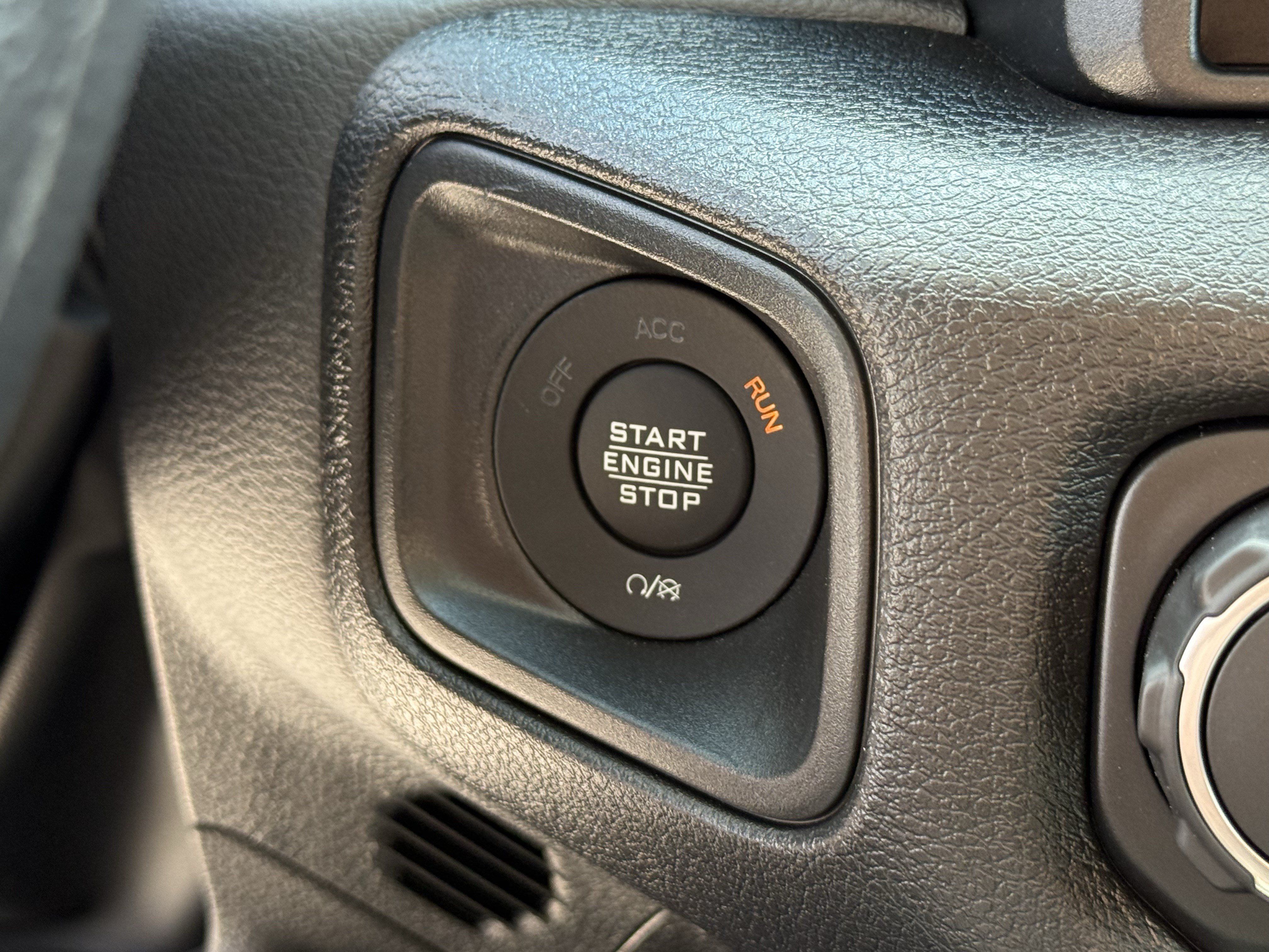 Used 2026 Jeep Wrangler Sport AWD/4WD image 25