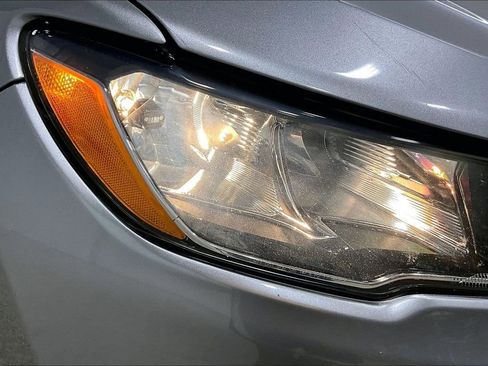 Used 2020 Jeep Compass Limited image 30