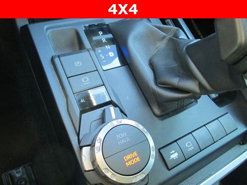 Used 2025 Toyota Tacoma TRD Sport image 30