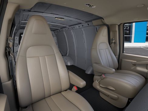 New 2026 Chevrolet Express 2500 w/ Driver Convenience Package image 18