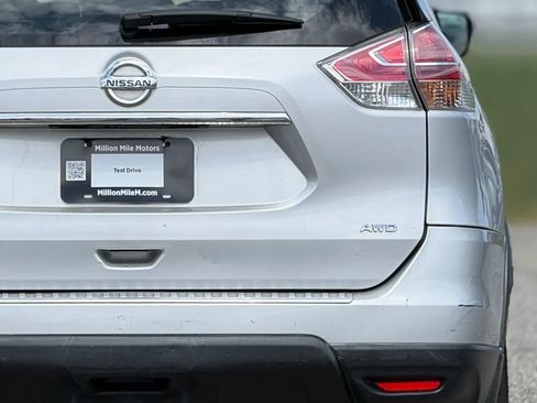 Used 2016 Nissan Rogue S image 14