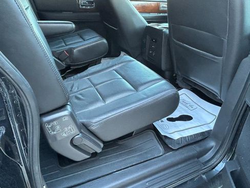 Used 2014 Lincoln Navigator L 4WD image 11