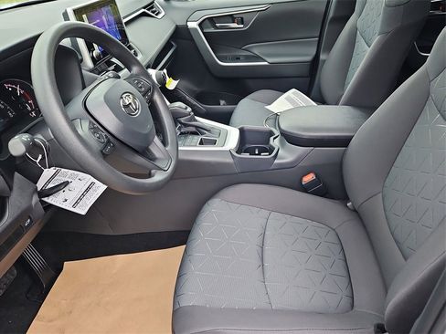 New 2025 Toyota RAV4 XLE image 18