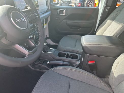 Used 2025 Jeep Wrangler Unlimited Sport AWD/4WD image 23