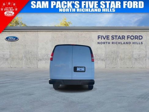 Used 2023 GMC Savana 2500 Extended w/ Driver Convenience Package image 8