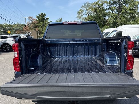 Used 2023 Chevrolet Silverado 1500 LT AWD/4WD image 25