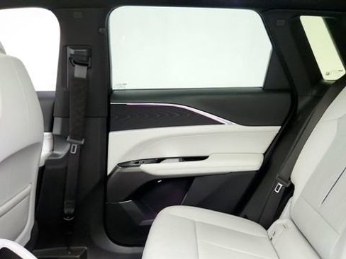 Used 2024 Cadillac Lyriq Luxury RWD image 45