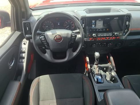 Used 2025 Nissan Frontier PRO-4X AWD/4WD image 24