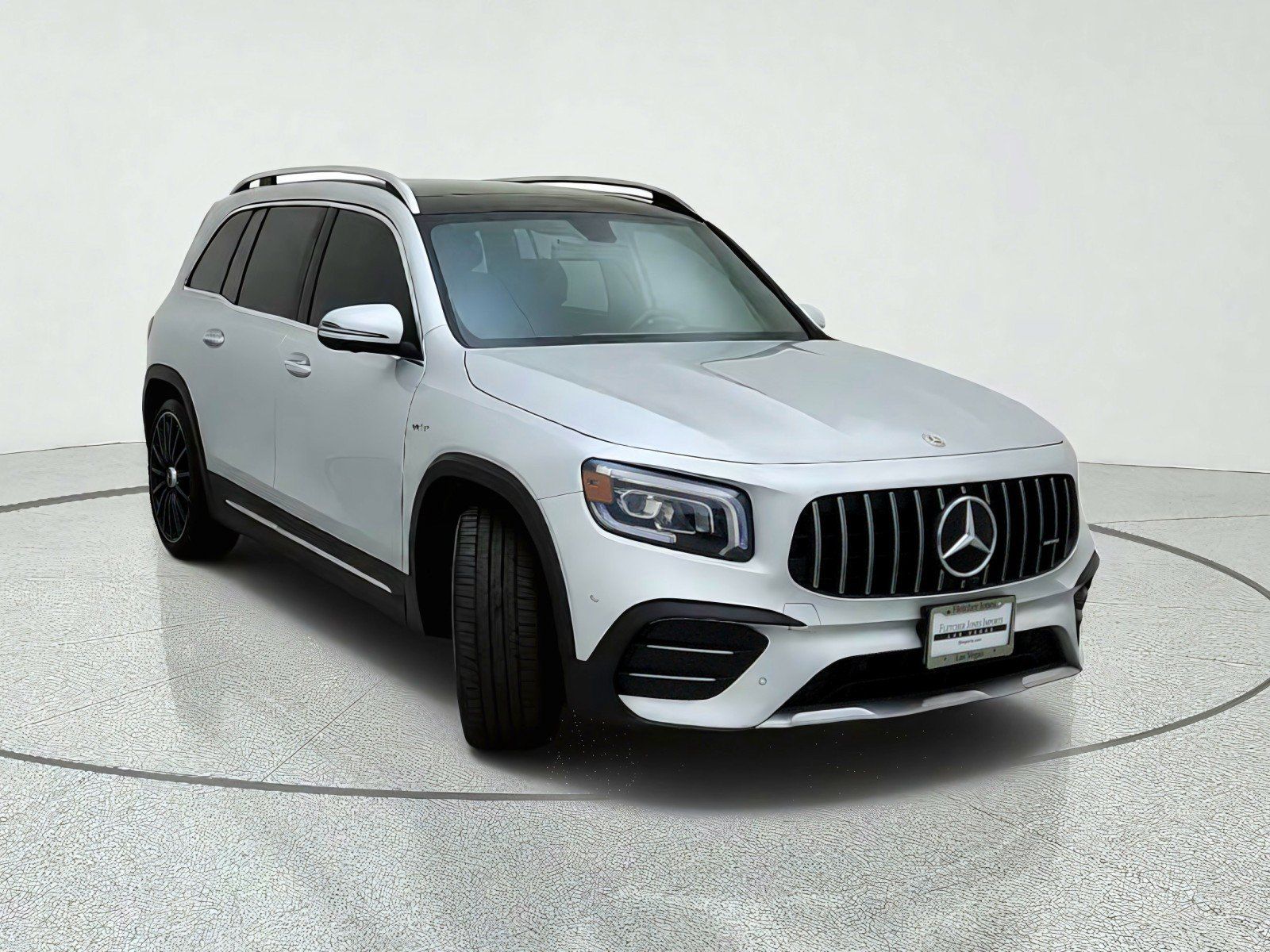 Used 2023 Mercedes-Benz GLB 35 AMG 4MATIC image 4