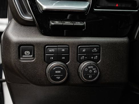 Used 2024 Chevrolet Silverado 1500 High Country w/ Technology Package AWD/4WD image 44