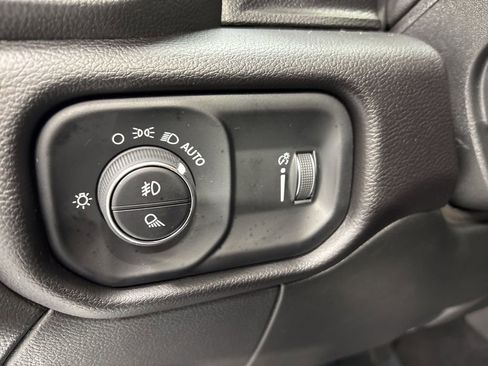 Used 2025 RAM 2500 Big Horn AWD/4WD image 29
