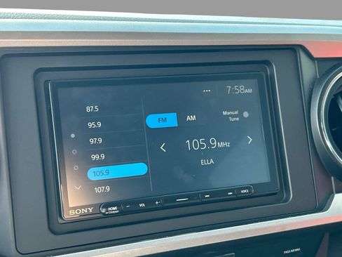Used 2021 Toyota Tacoma SR5 RWD image 19