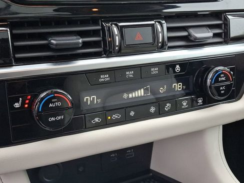 Certified 2024 Nissan Pathfinder SL w/ SL Premium Package AWD/4WD image 17