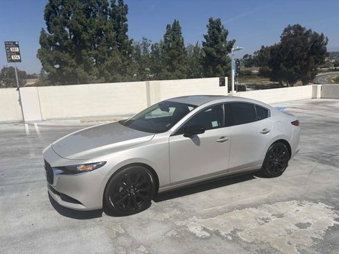 Used 2024 MAZDA MAZDA3 s FWD image 4