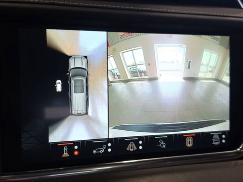 Used 2023 GMC Yukon XL Denali Ultimate AWD/4WD image 33